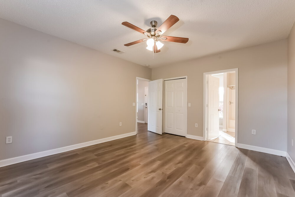 Building Photo - 627 Cotulla Dr