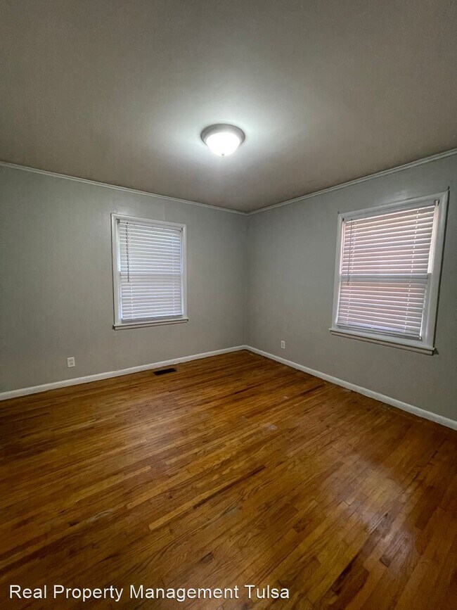 Building Photo - 3 br, 2 bath House - 10953 E 3rd St