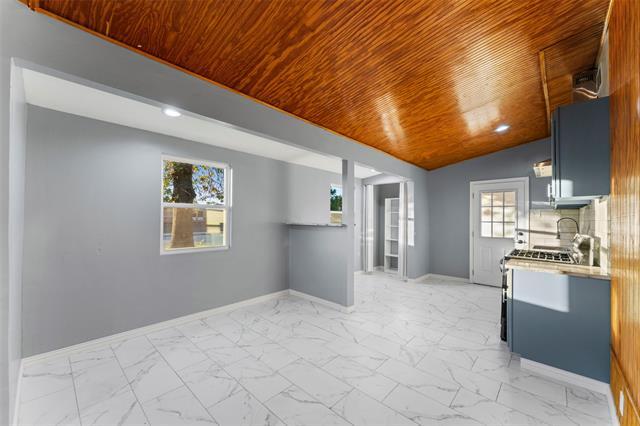 Building Photo - 916 Wilkinson Dr