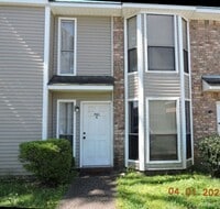 Building Photo - Great Condo Close to Southgates of  LSU