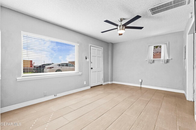 Building Photo - 3225 Fort Blvd