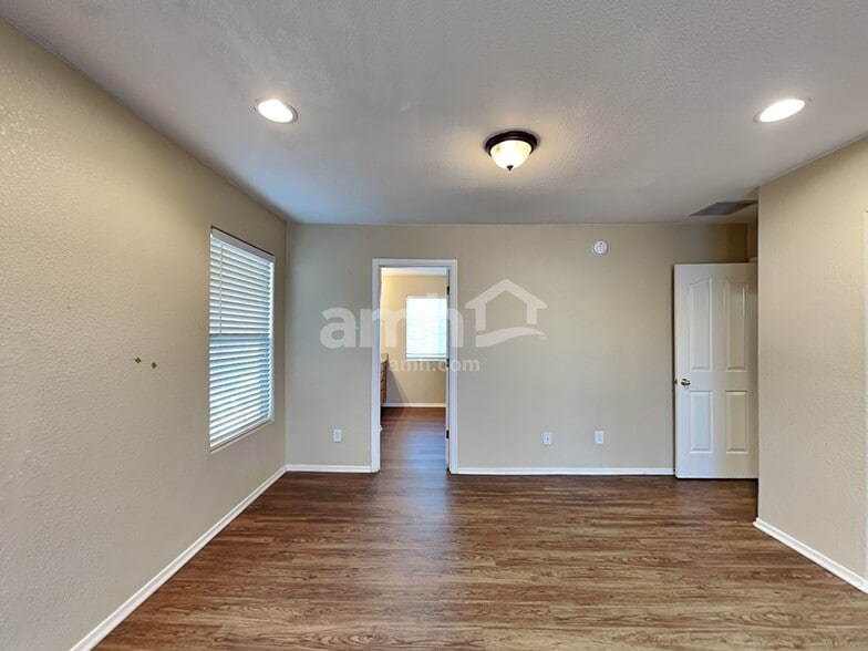 Building Photo - 6241 S Sun View Way