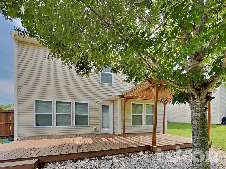 Building Photo - 192 Altondale Dr