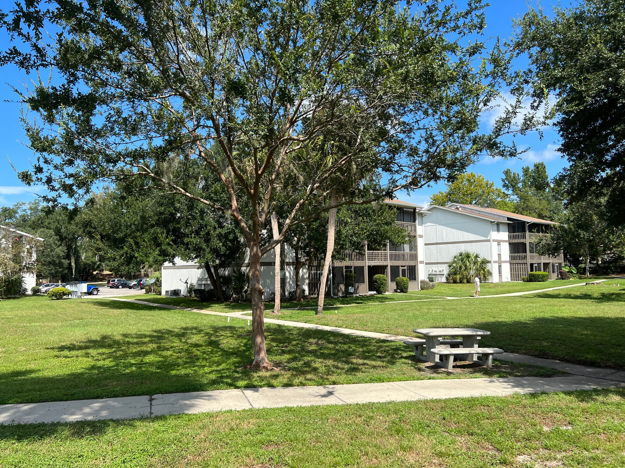 Building Photo - 6519 W Newberry Rd