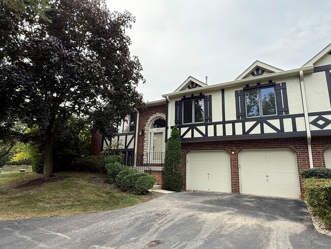 Primary Photo - 9204 Drummond Dr