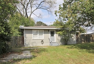 Building Photo - 108 W Mink St