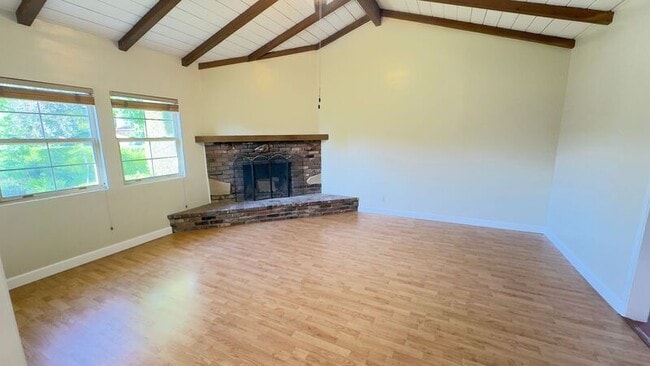 Building Photo - 403 S Lupin Ln