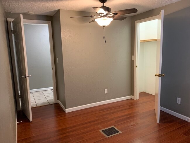 Building Photo - 603 E 22nd St