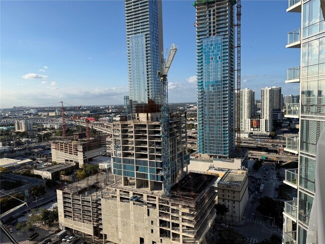 Building Photo - 851 NE 1st Ave