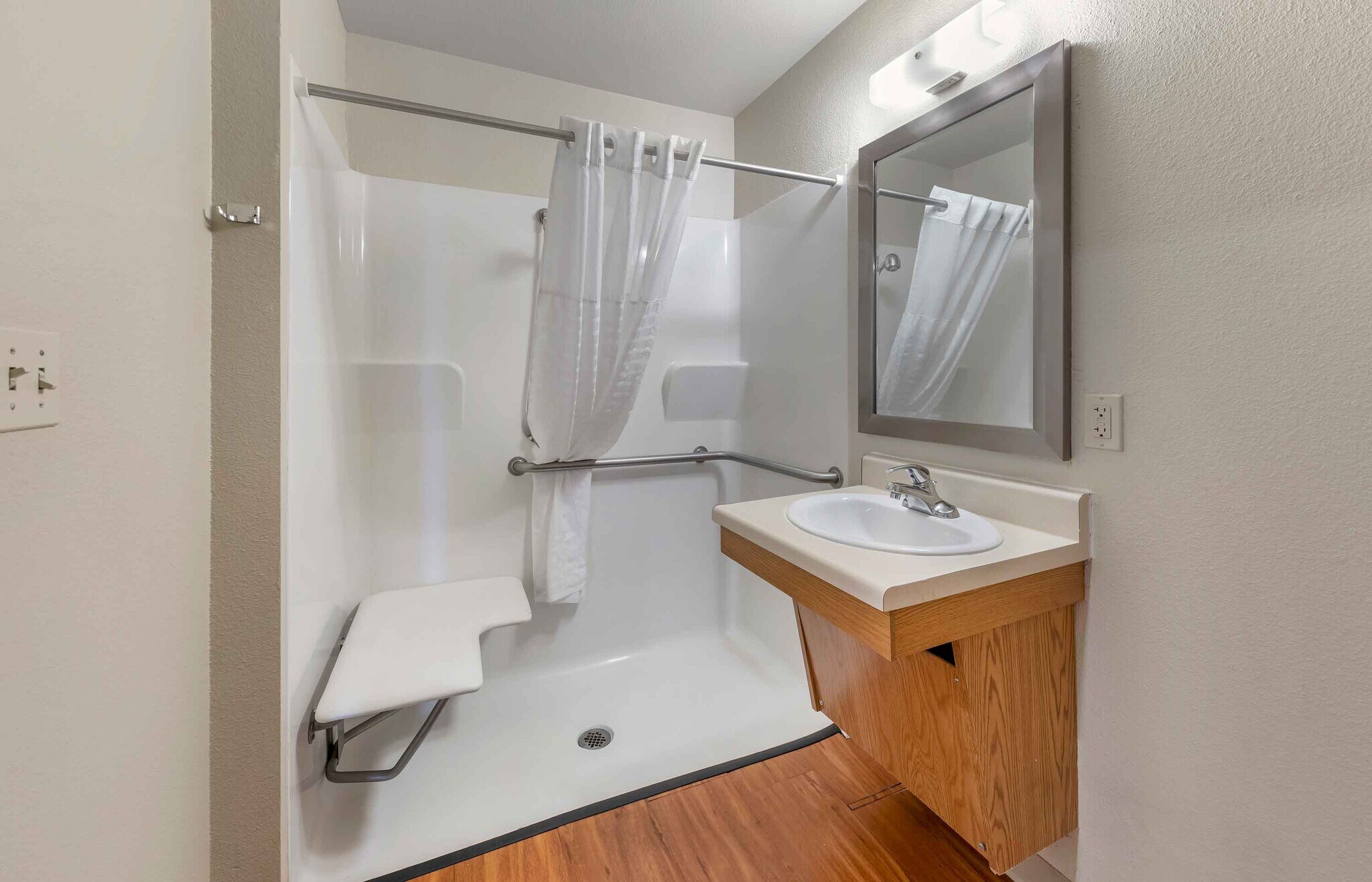 Building Photo - Furnished Studio-Fayetteville