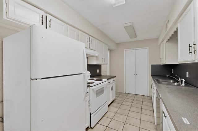 Building Photo - 703 E Shady Grove Rd