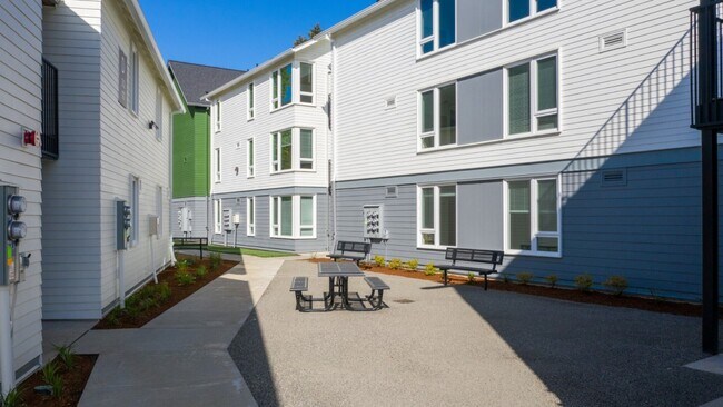 Building Photo - 3180 NW Division St