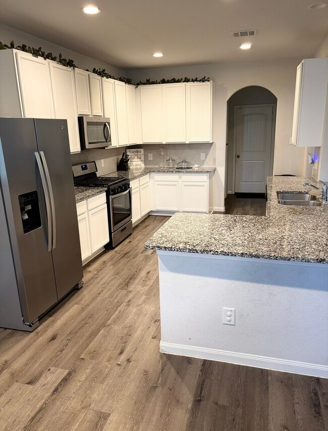 Building Photo - 17607 Desmond St