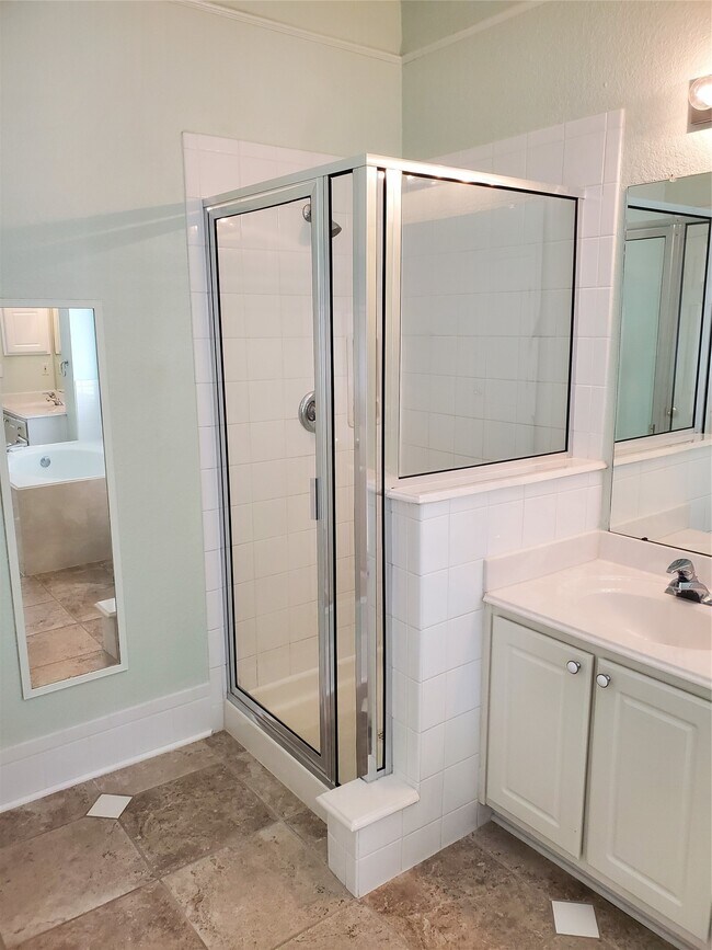 Building Photo - 2715 Falling Forest Ct