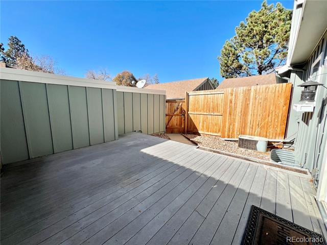 Building Photo - 9112 E Amherst Dr