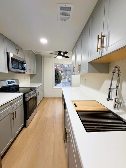 Building Photo - 9650 Marston Ln