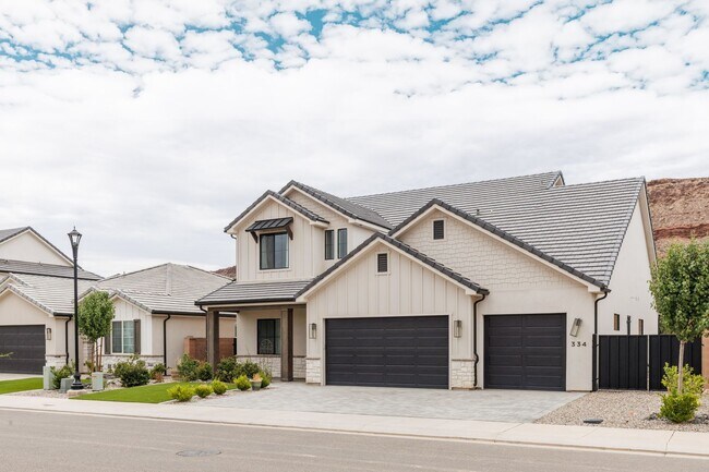 Building Photo - Wonderful 5 bedroom 4 bath home built by New Trend Construction