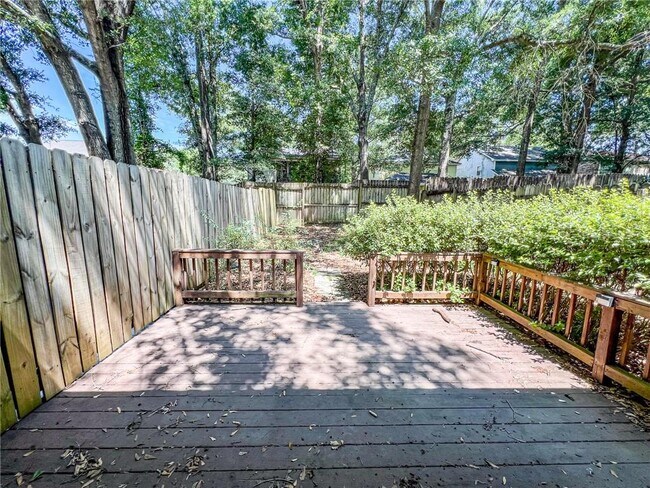 Building Photo - 953 Dickenson Ave