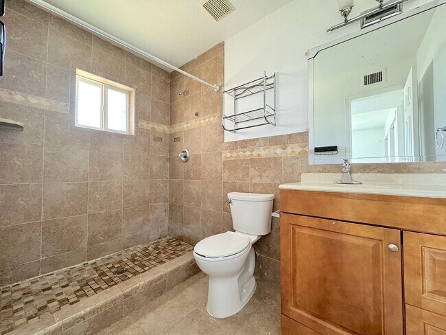 Building Photo - Northeast El Paso 3 Bed Refrig A/C split T...