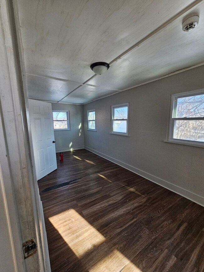 Building Photo - 2109 Roosevelt St