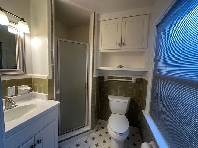 Building Photo - Call Amanda Tate at 757-289-6810 for more ...