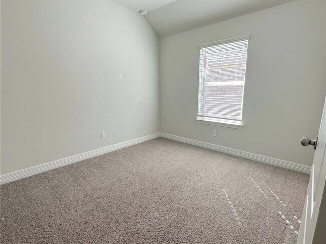 Building Photo - 27150 Grey Fox Run