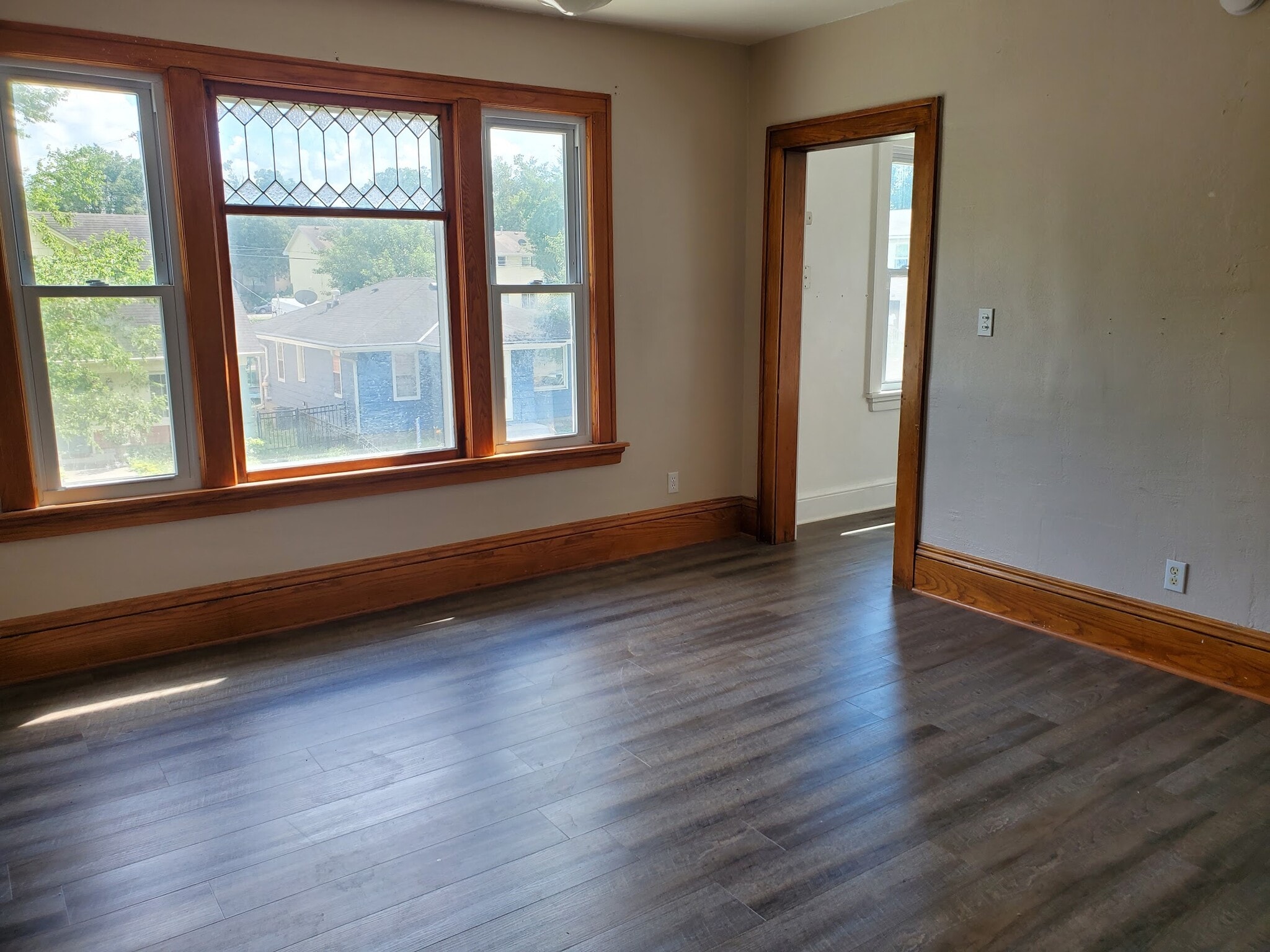 Living Room - 401 Morgan Ave N