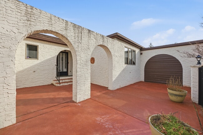 Building Photo - 150 Hankins Rd