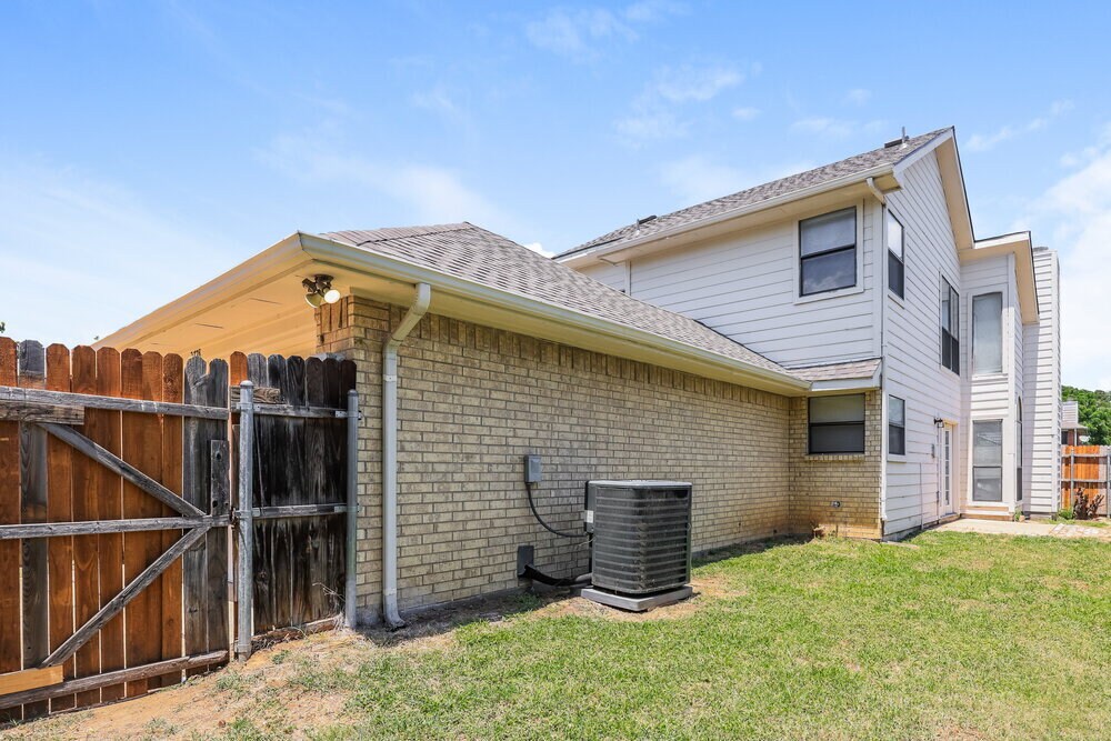 Building Photo - 2728 Oak Bend Ln