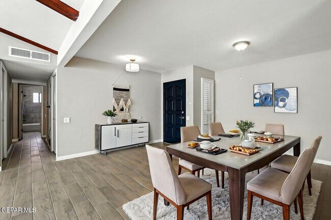 Building Photo - 11273 Ivanhoe Dr