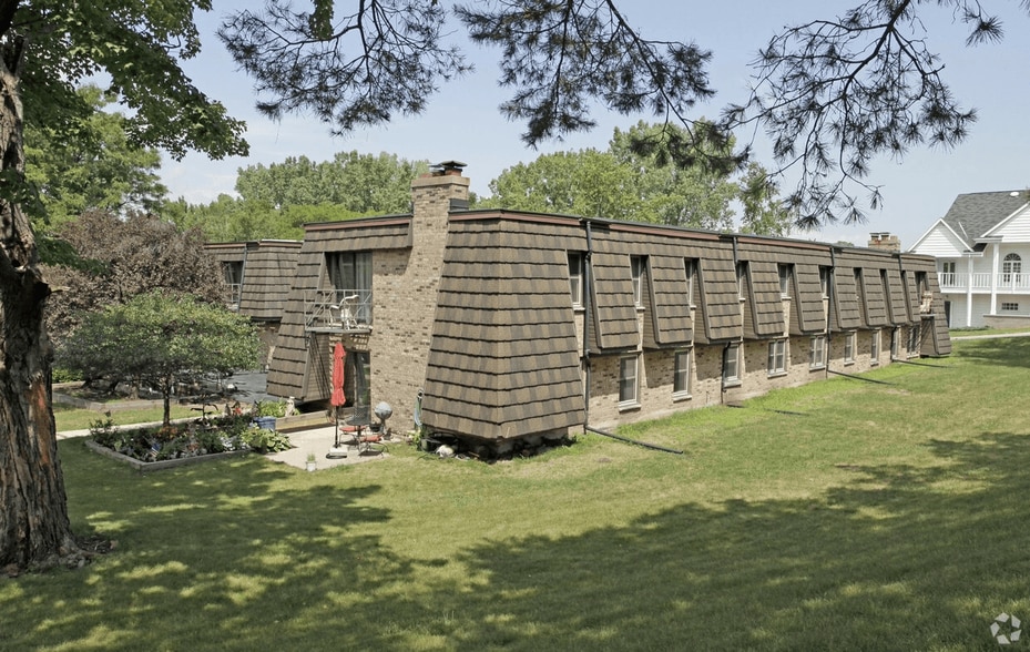 Building Photo - Crow's Nest Apartments