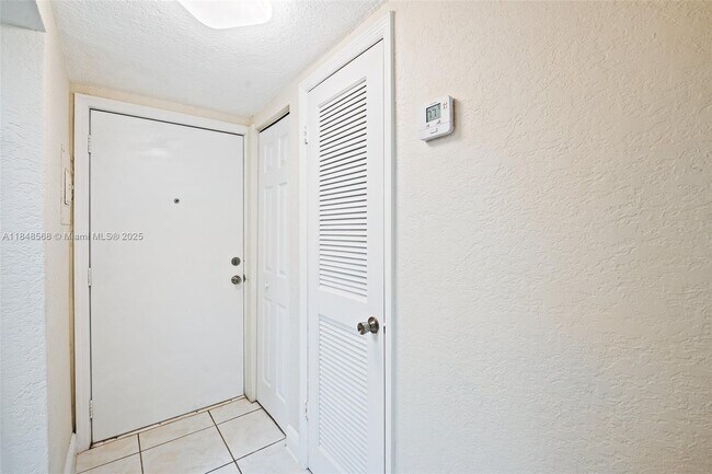 Building Photo - 13920 Lake Placid Ct
