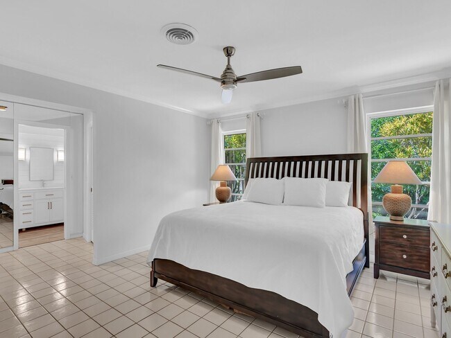 Building Photo - 1425 Treasure Cove Ln