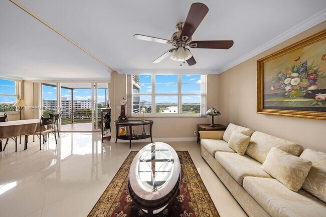 Building Photo - 3095 N Course Dr