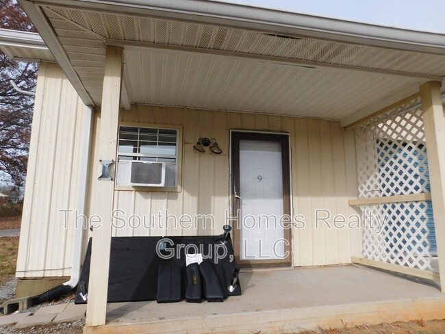 Building Photo - 2427 US-411