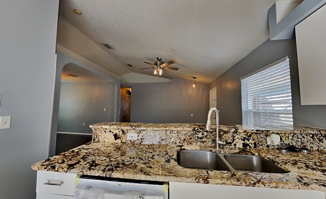 Building Photo - 1118 Vista Palma Way