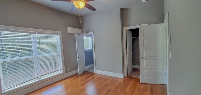 Building Photo - Luxury Student Living- 4BR/4BA Townhome Near UGA (Available Fall 2026)