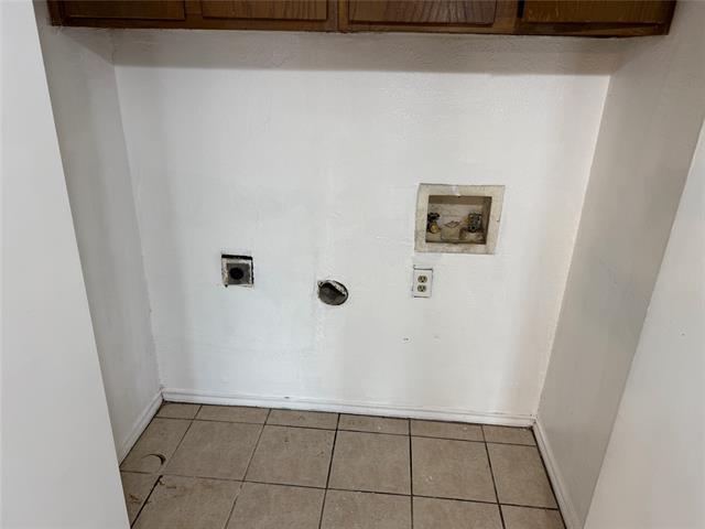 Building Photo - 9520 Royal Ln