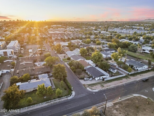 Building Photo - 3938 E Cheery Lynn Rd