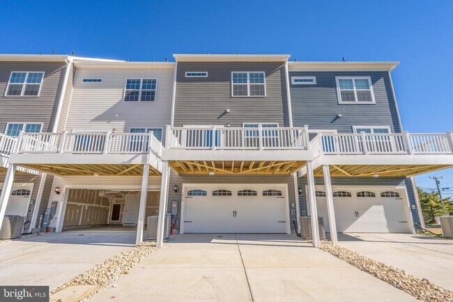 Building Photo - 1830 Parham Wy