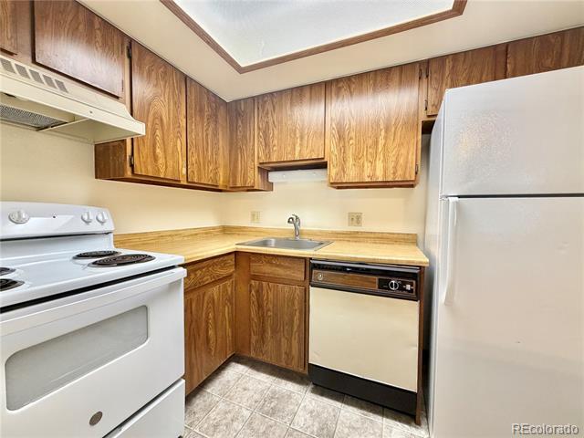 Building Photo - 17000 E Ford Dr