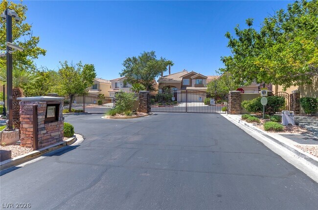 Building Photo - 2025 Shining Feather Ln