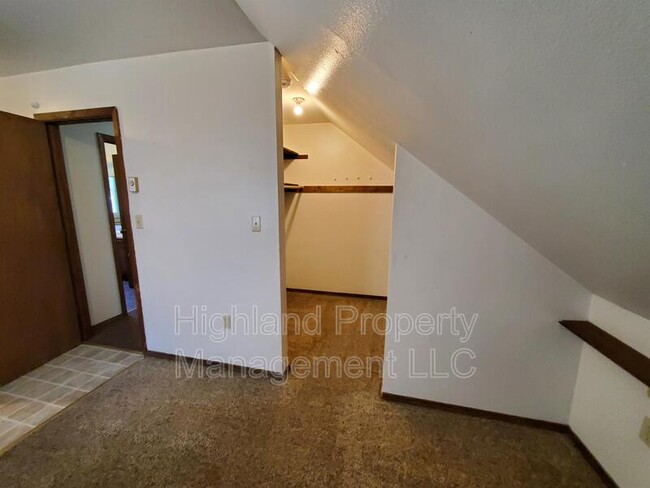 Building Photo - 1053-1055 NE Monroe St