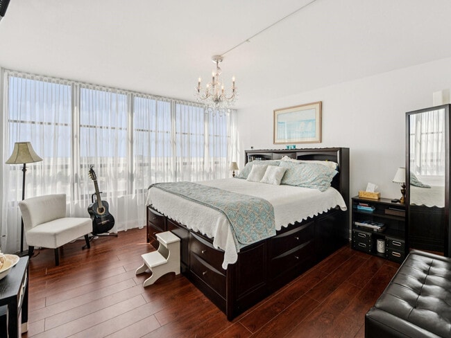 Building Photo - 600 Three Islands Boulevard