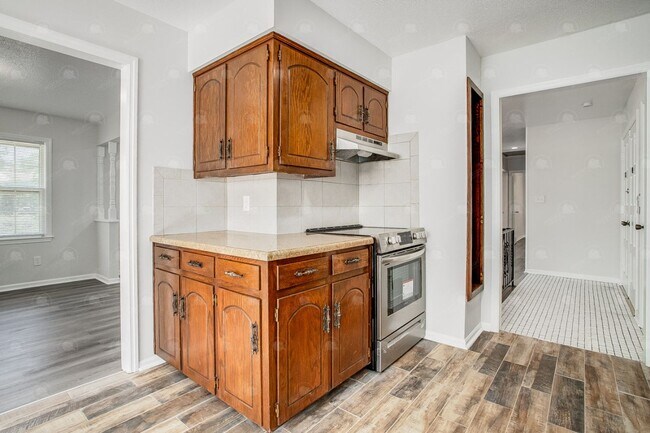 Building Photo - 8435 E 56th Terrace