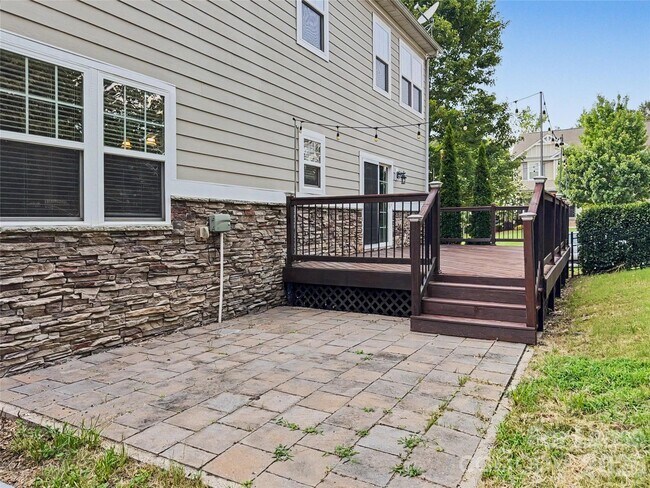 Building Photo - 9403 Segundo Ln