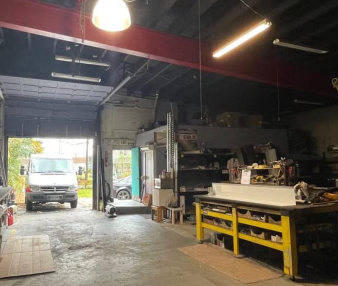 Building Photo - 4719 Clinton Ave