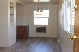 Building Photo - 3309 E Edgemere Dr
