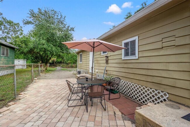 Building Photo - 2526 26th St S