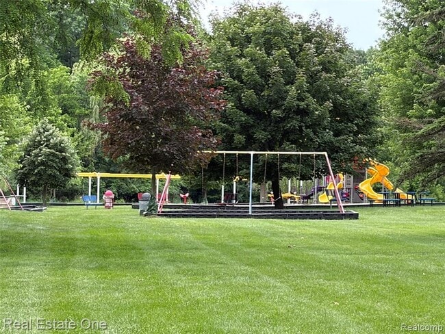 Building Photo - 30882 Oak Valley Dr